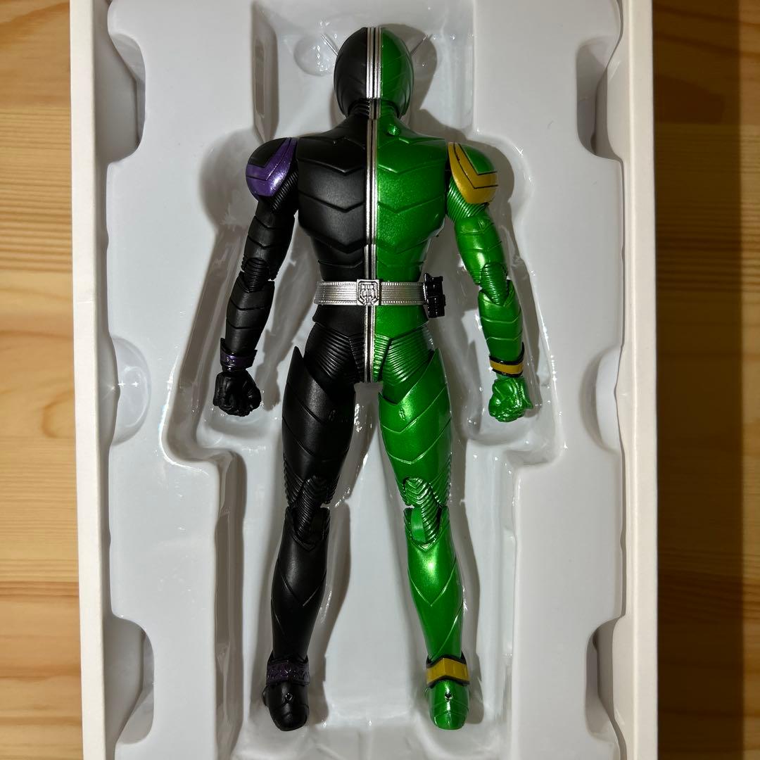 S.H.Figuarts(真骨彫製法) 仮面ライダーW サイクロンジョーカー