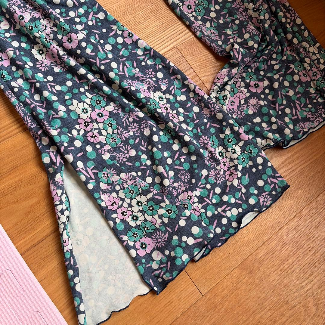 【Chacott チャコット】ヨガウェア フレアパンツ　タンクトップセット　花柄