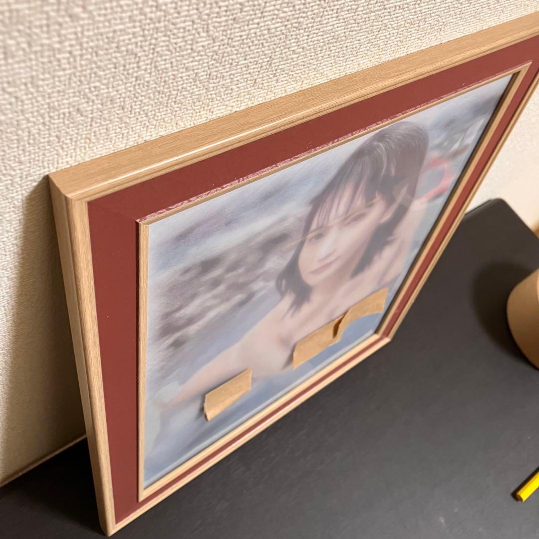 女優画⑦額装品　額縁寸法32.7㎝×24.0㎝×1.5㎝　色鉛筆画　定款付