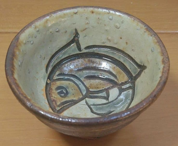 人間国宝 金城次郎 ぐい呑 栞 共箱 美品 やちむん 壺屋焼 壷屋焼 紐付箱