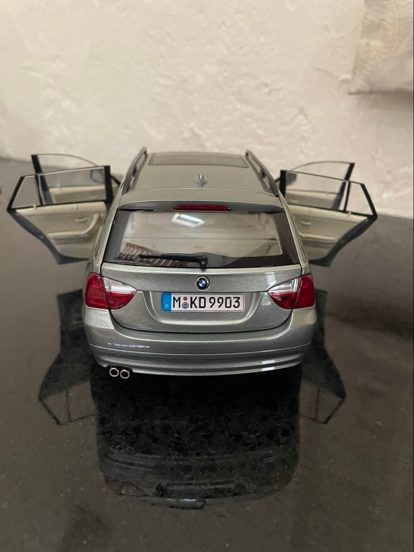  3シリーズ ミニカー シルバー