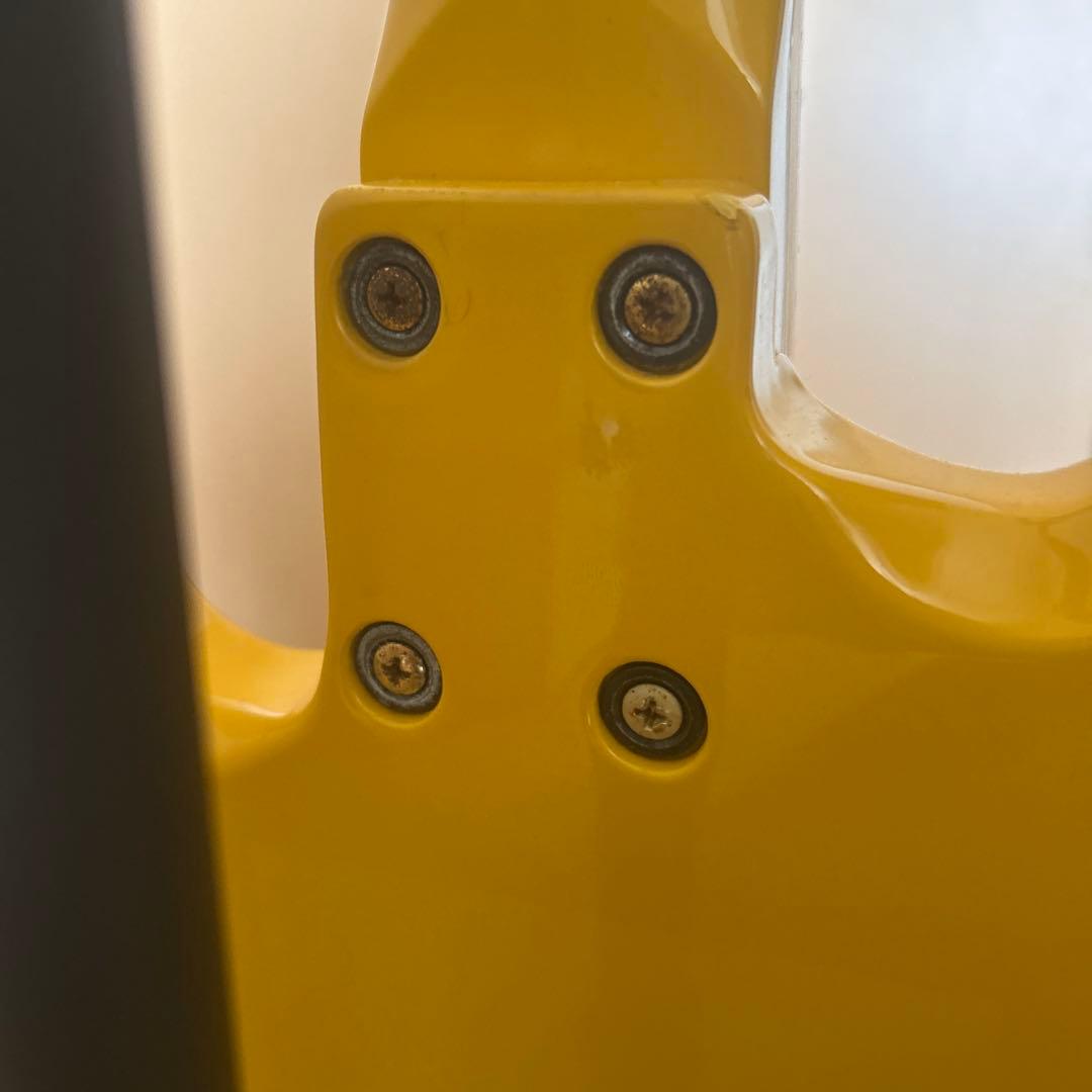 イエロー エレキギター ハート柄