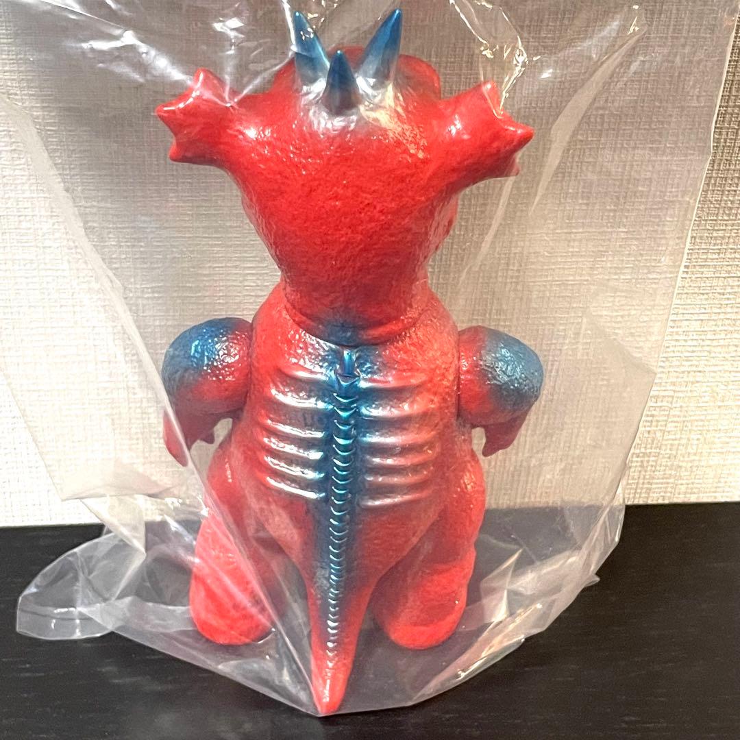 【zollmen】 ゾルメン マンチー 赤 食いしん坊怪獣 バジラの息子 新品