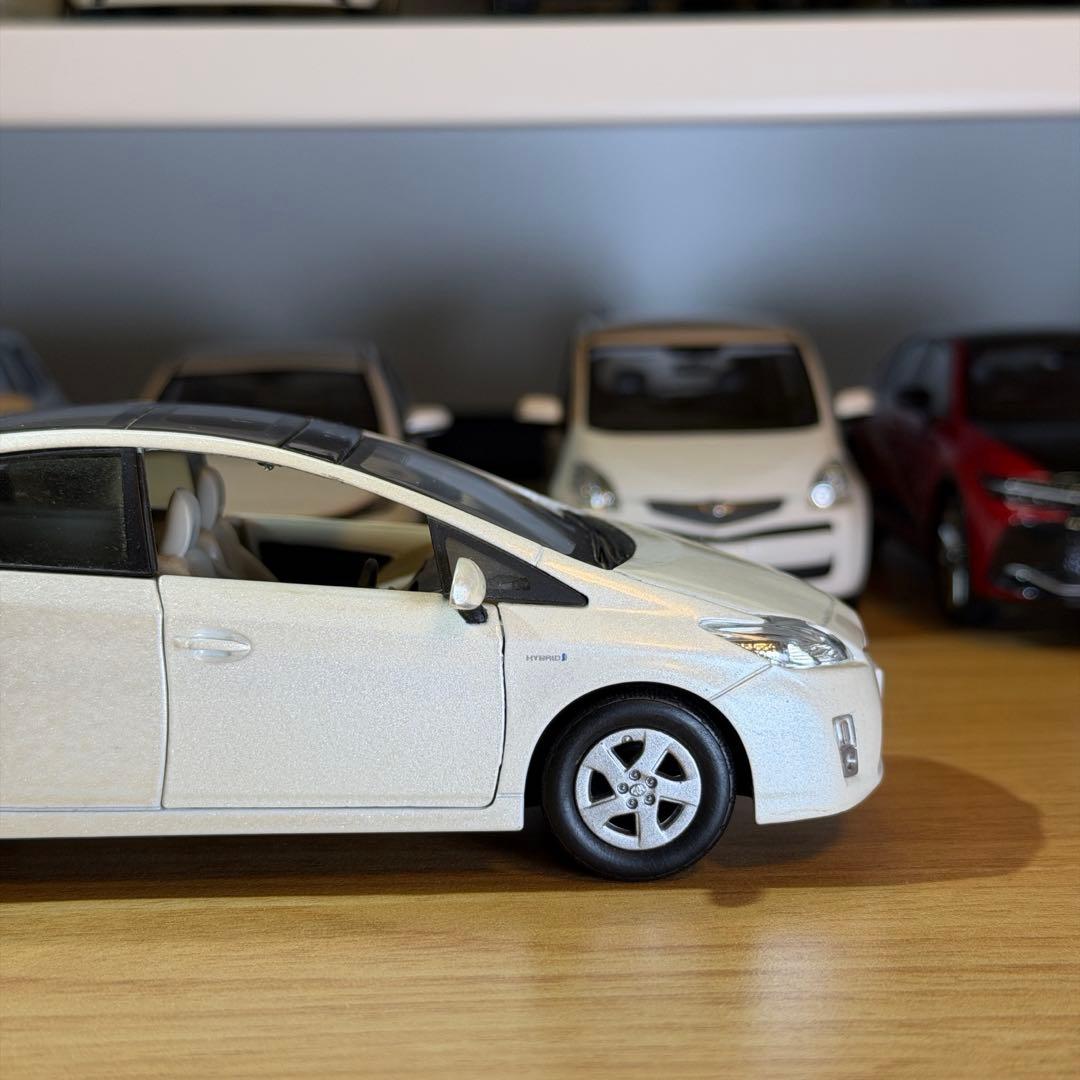 【非売品】トヨタ プリウス カラーサンプルミニカー 1/30