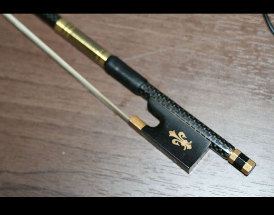 [最終値下げ]バイオリン弓　4/4 カーボン