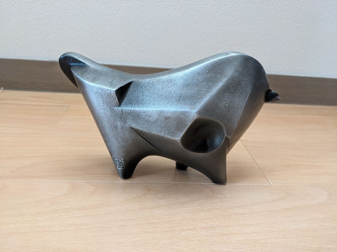 牛の置物　三枝惣太郎