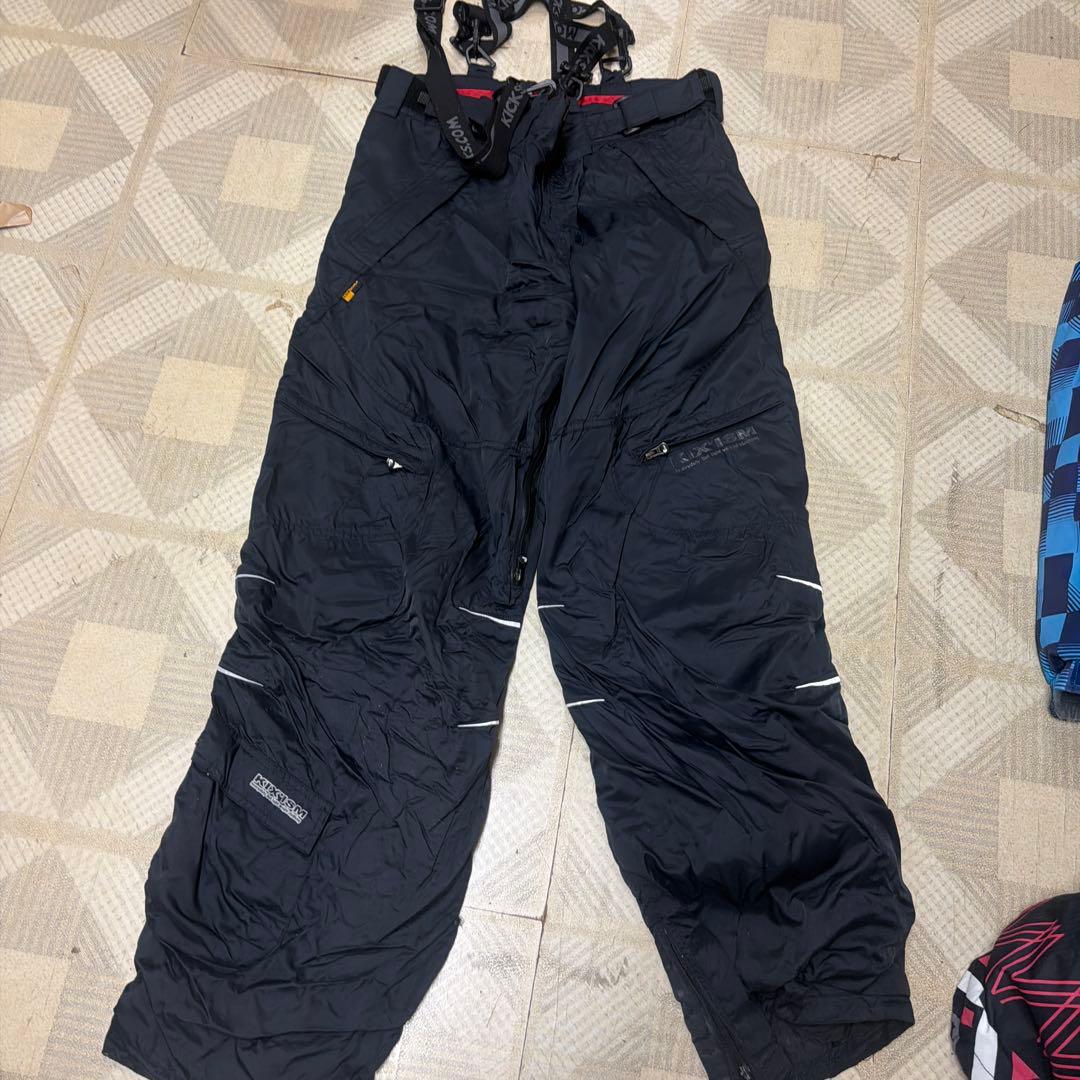 ブラック スキーウェア ジャケットとパンツセット