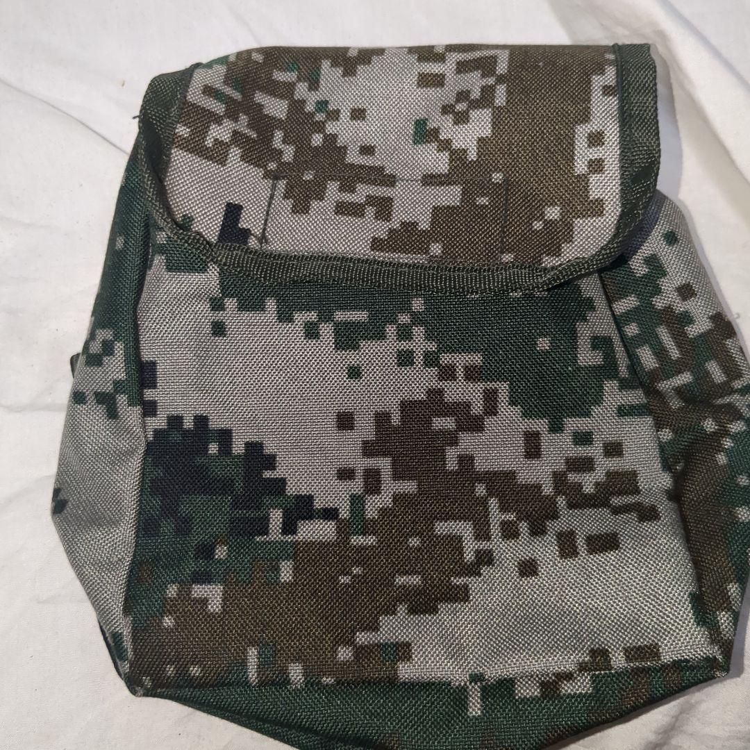 06式通用単兵携行具　中国人民解放軍タクティカルベスト　ポーチ多数あり　中国軍