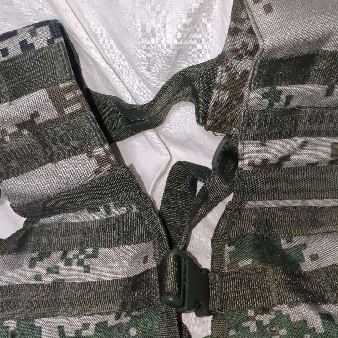 06式通用単兵携行具　中国人民解放軍タクティカルベスト　ポーチ多数あり　中国軍