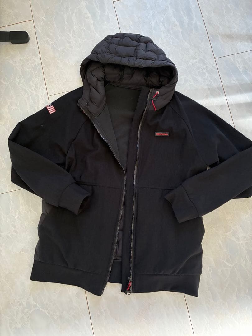 黒いストレッチジャケット フード付き