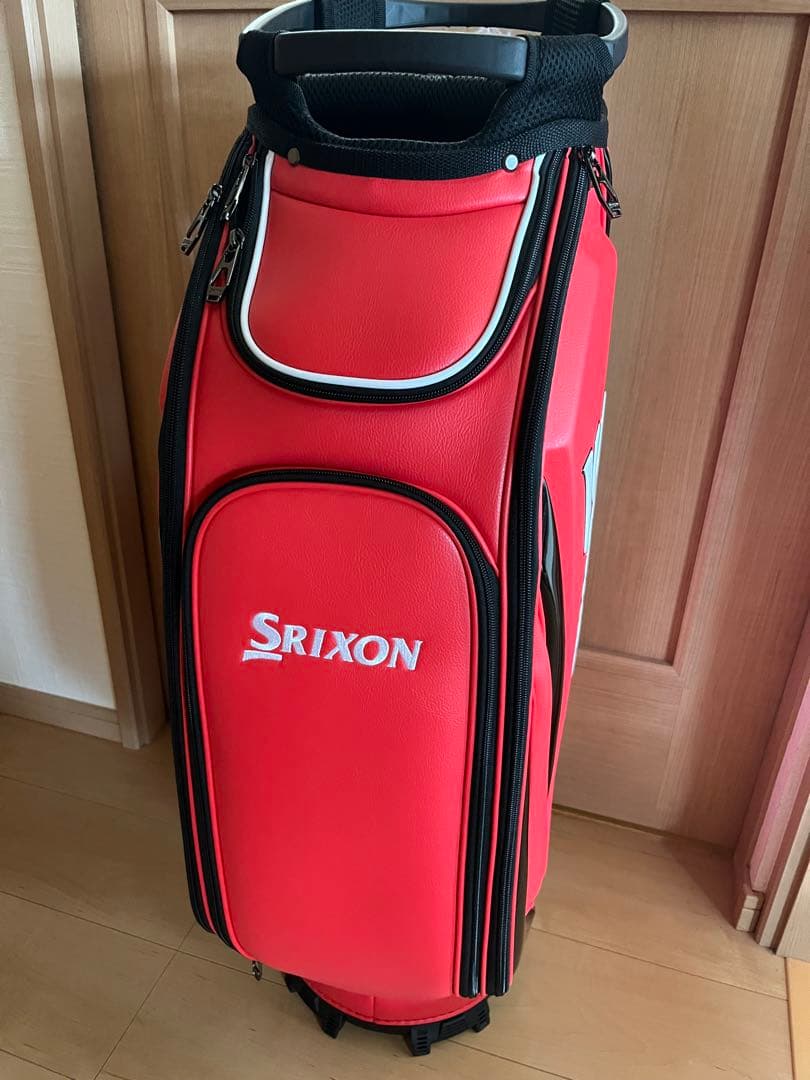 新品、未使用　スリクソンキャディバック　赤
