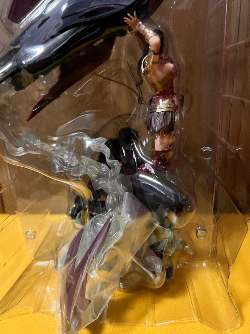 インジャスティス　神々の激突　コレクターズエディション　フィギュアのみ