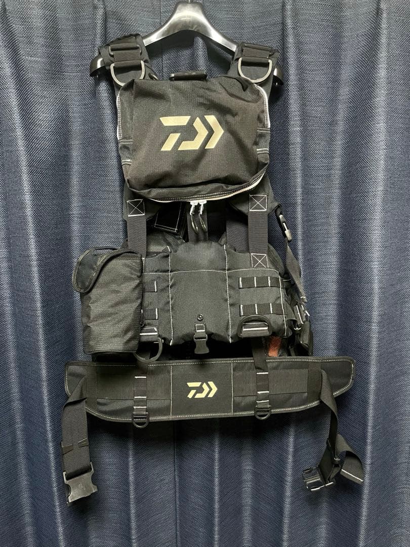 美品 Daiwa フローティングジャケット DF-6109 フィッシングベスト
