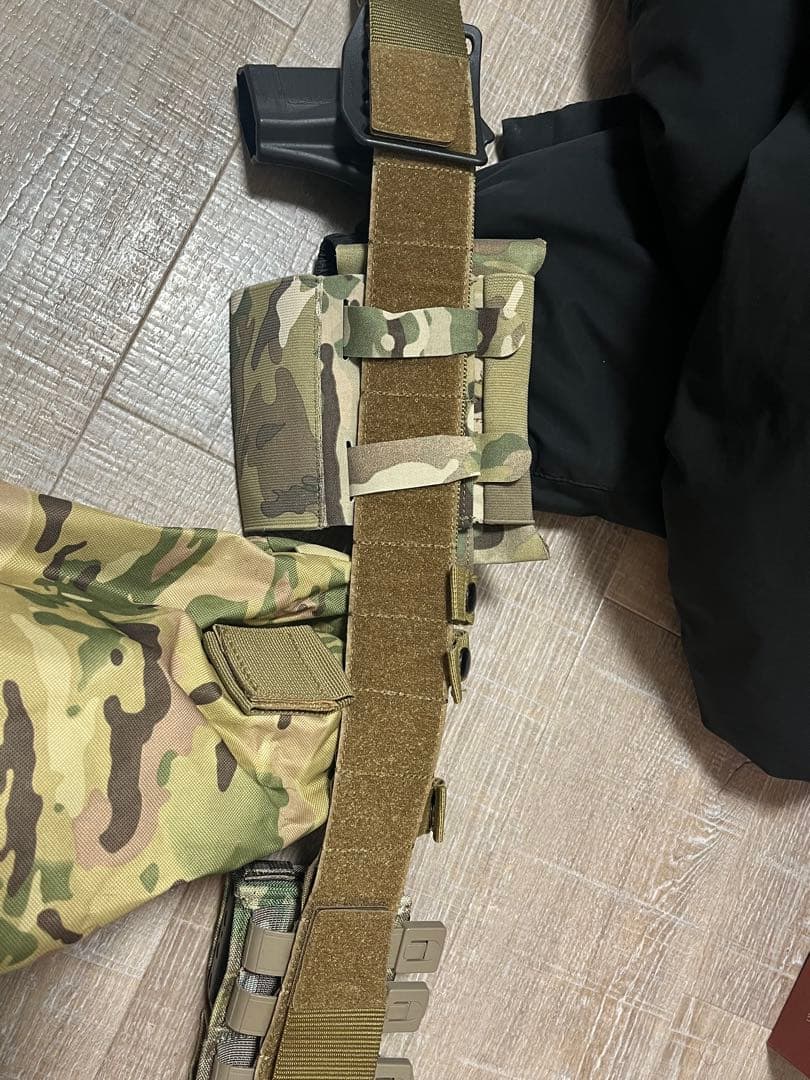 マルチカムファーストライン＆g17対応BLACKHAWK実物ホルスター