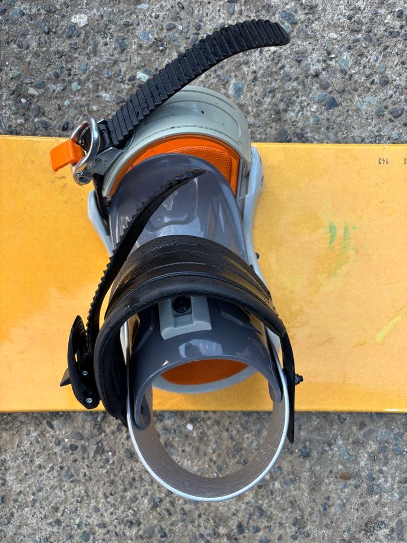 スノボ板【バイン付き】　143㌢