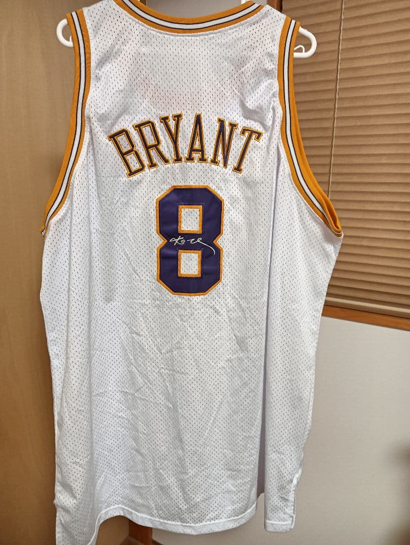 NBA ミッチェルアンドネス　レイカーズ　コービー・ブライアント　刺繍サイン