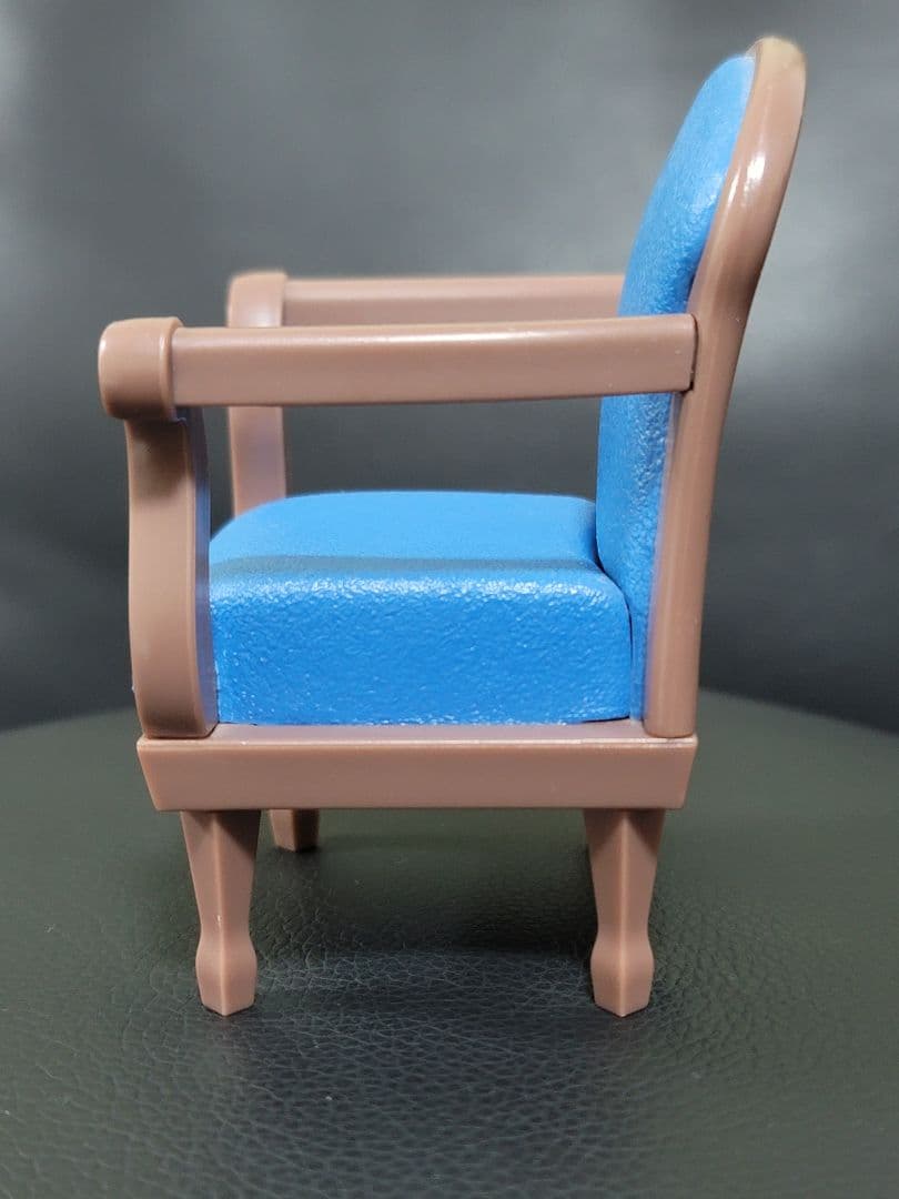 ツイステ　イデアシュラウド　フィギュア