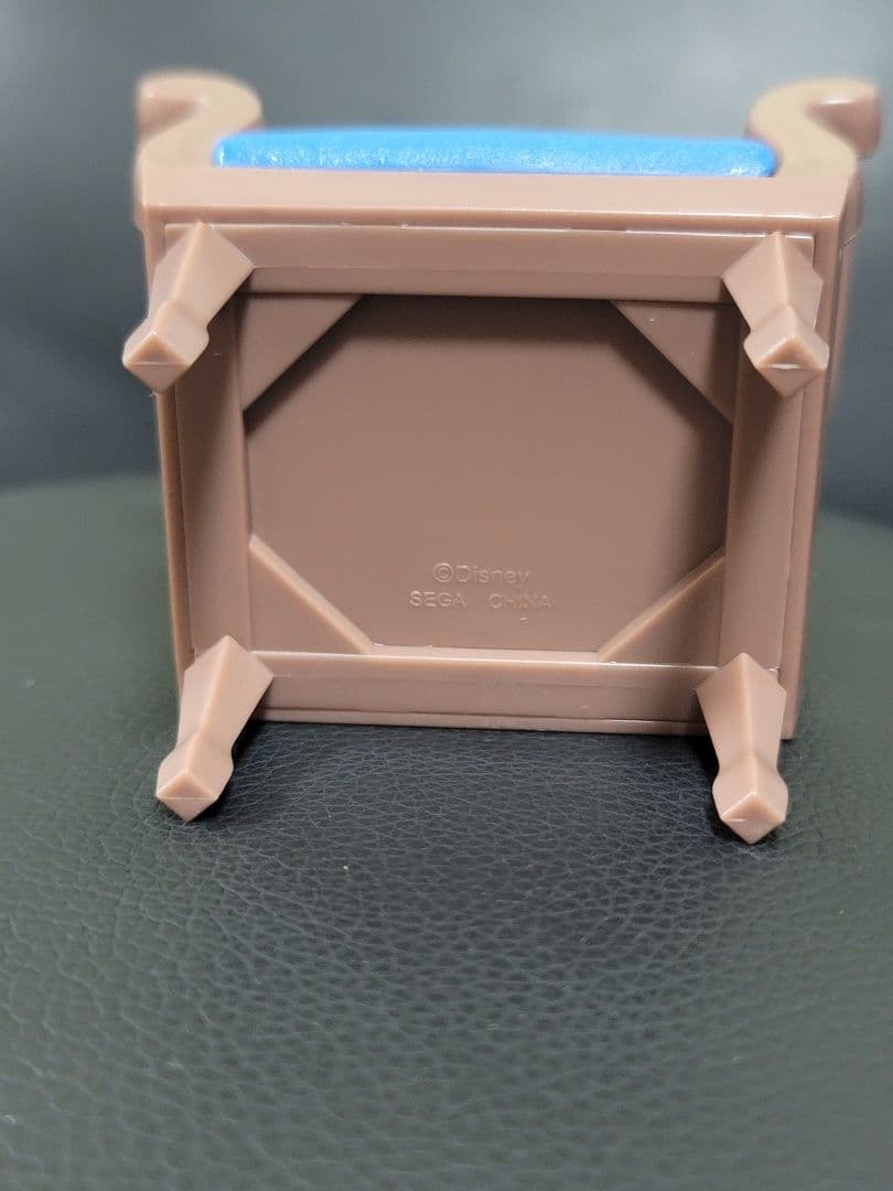 ツイステ　イデアシュラウド　フィギュア