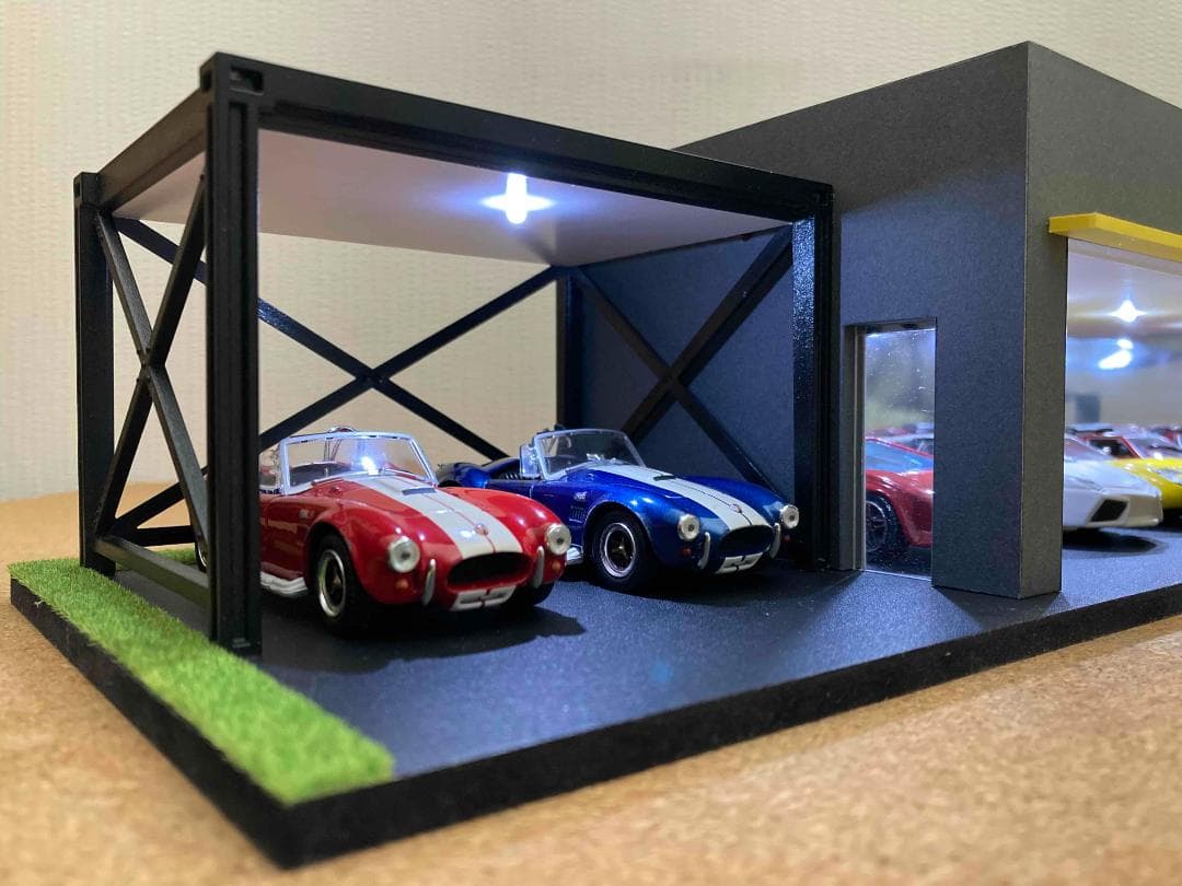 ミニカー用ジオラマ：1/43 ショールーム＆ガレージⅢ（ダークグレー）外構仕上げ