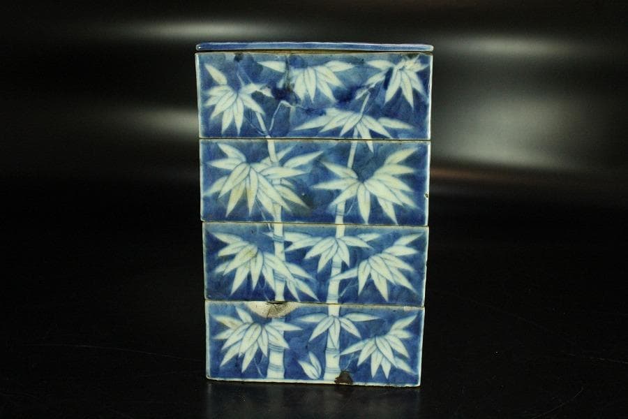 中国美術 青花 白抜 笹紋 段重 高18.5cm 清(K-LC670)