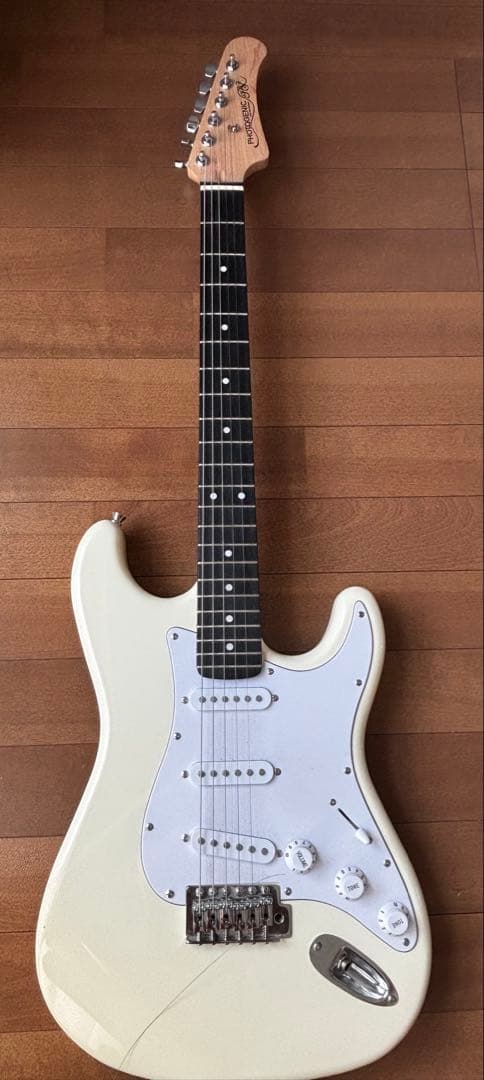 エレキギターストラトキャスター photogenic ホワイト 付属品有(説明欄