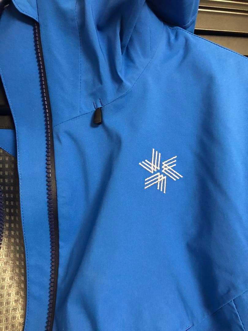 みっこ＊＊＊＊Goldwin ゴールドウイン　スキーウェア ジャケット　青