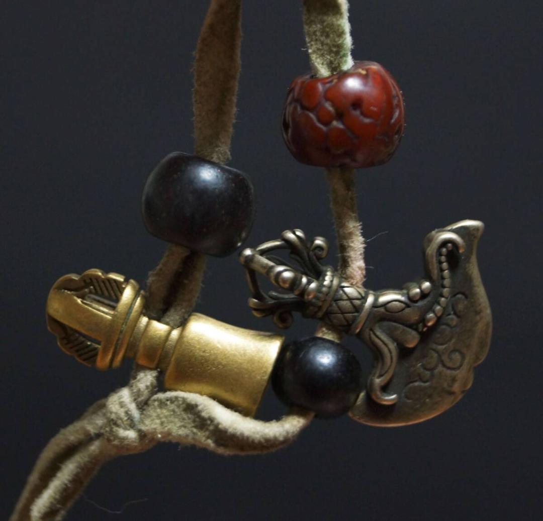 チベット仏教 密教徒の御守り箱銅製 鈴杵 懐中仏 トクチャ/金剛杵/メノウ装飾★