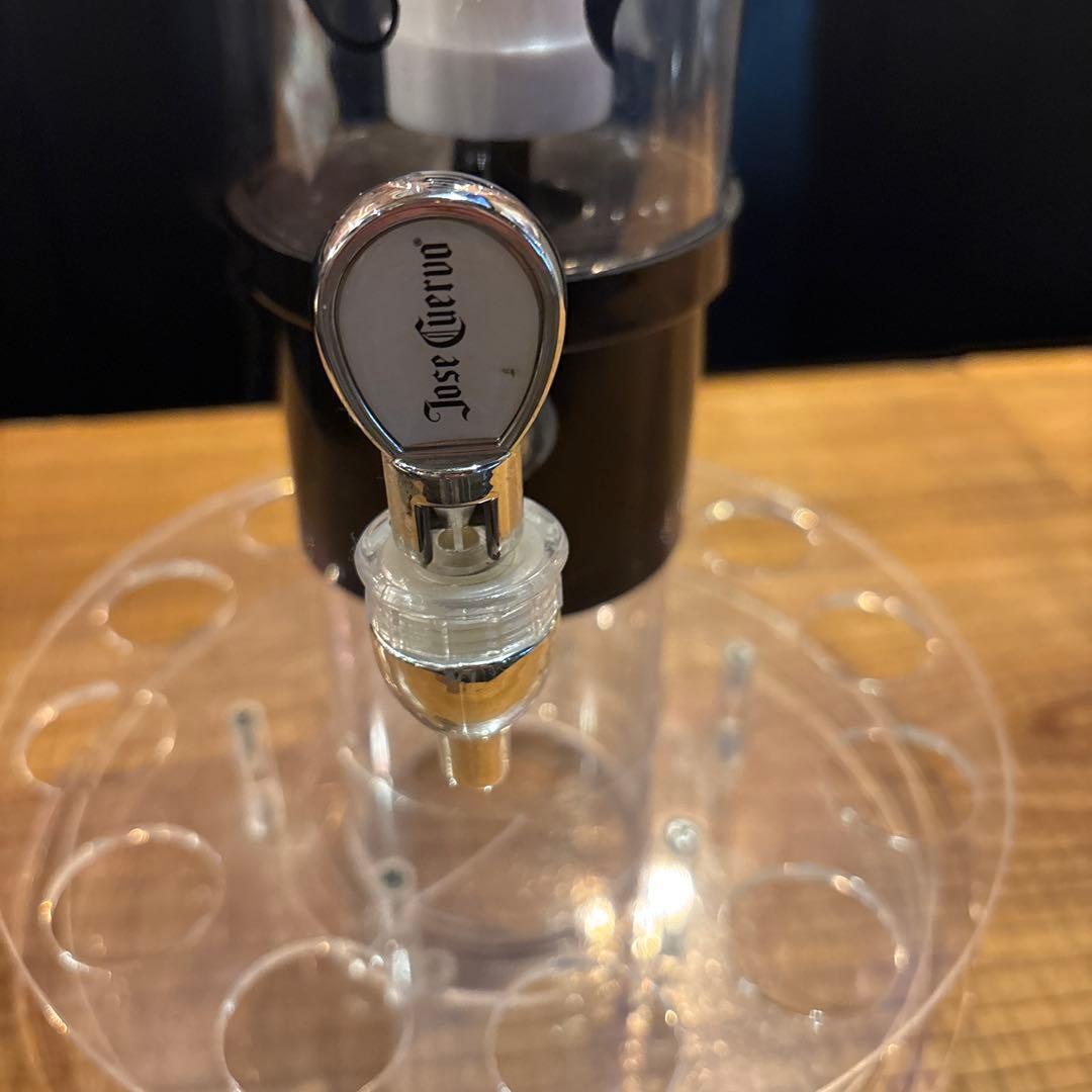 クエルボタワー　非売品　Jose Cuervo ショットグラスディスペンサー