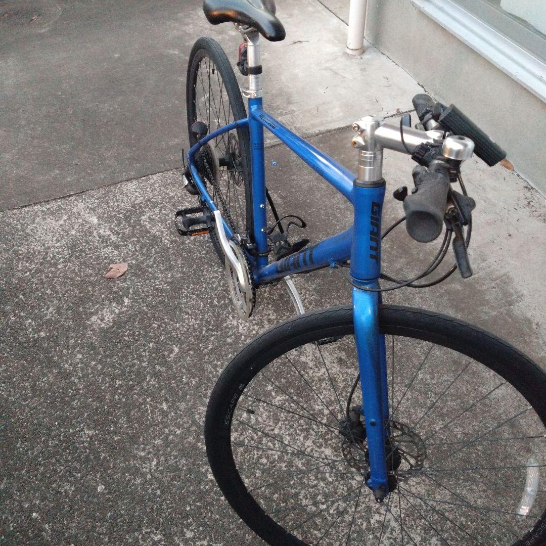 GIANT ESCAPE R DISC　青いクロスバイク