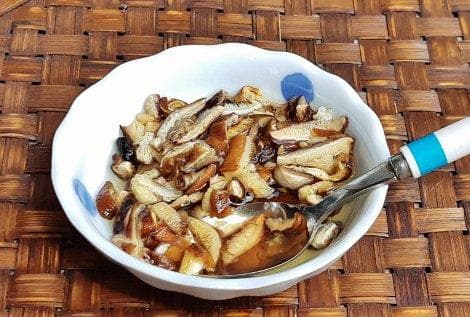 伊豆産原木栽培干し椎茸小割れスライス椎茸1㎏お徳用業務価格卸値！