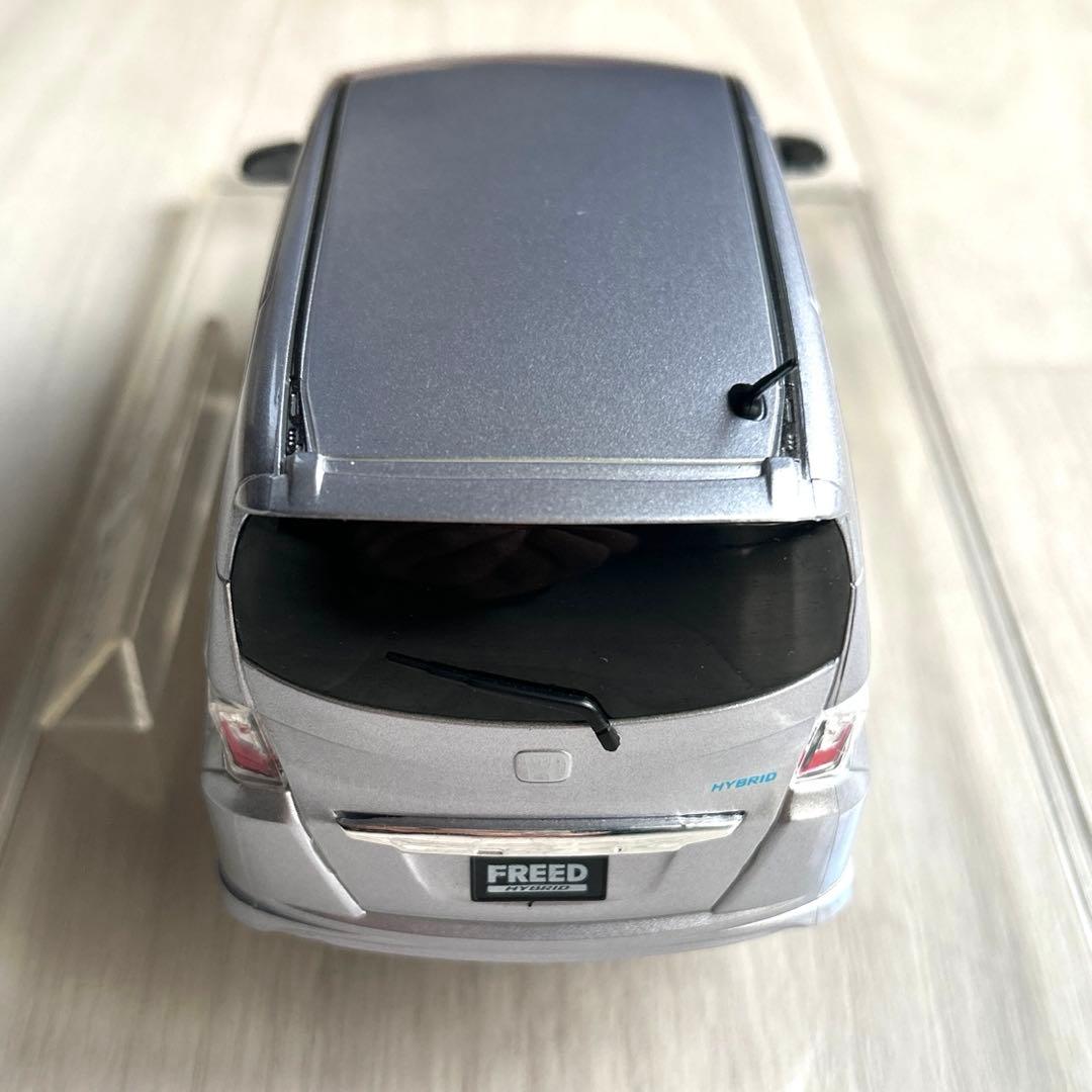 ホンダ　フリードカラーサンプル　プレミアムブルーオパールメタリック 1/24