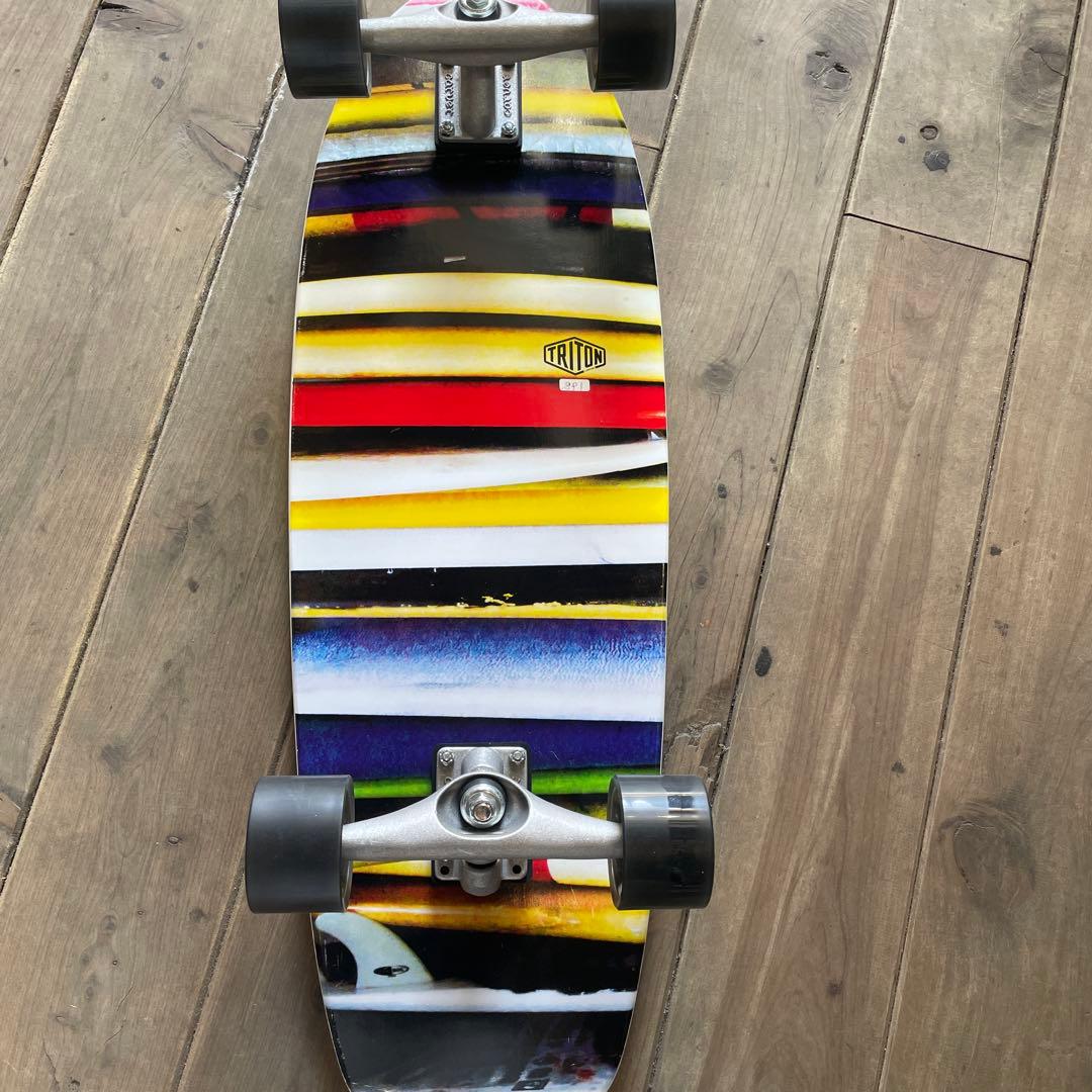 カーバー　TRITON ストライプデザイン スケートボード
