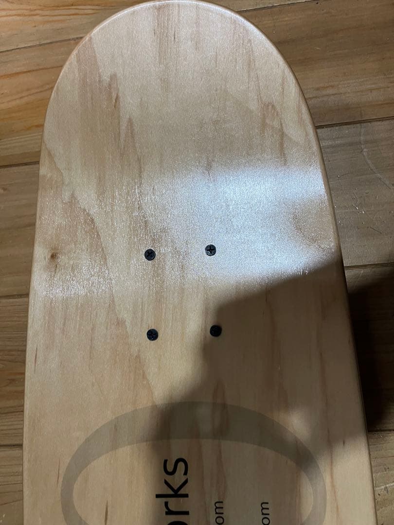 neru design works スケートボードデッキ脚付き