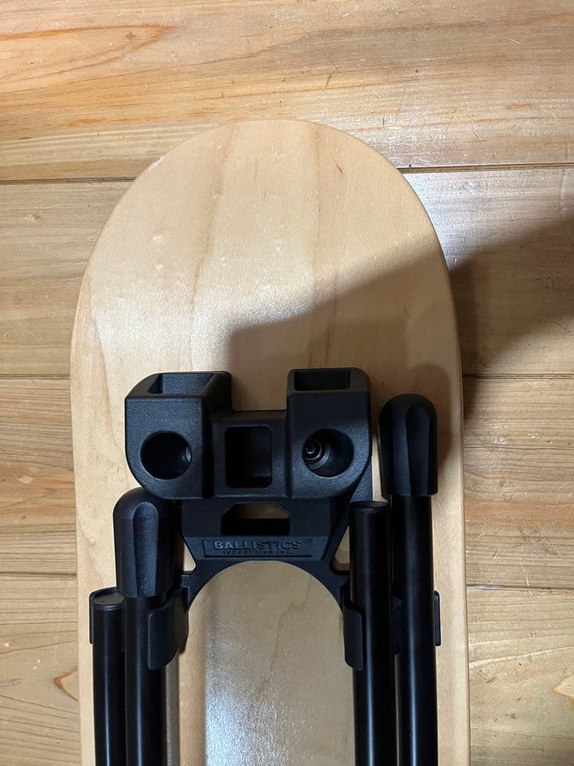 neru design works スケートボードデッキ脚付き