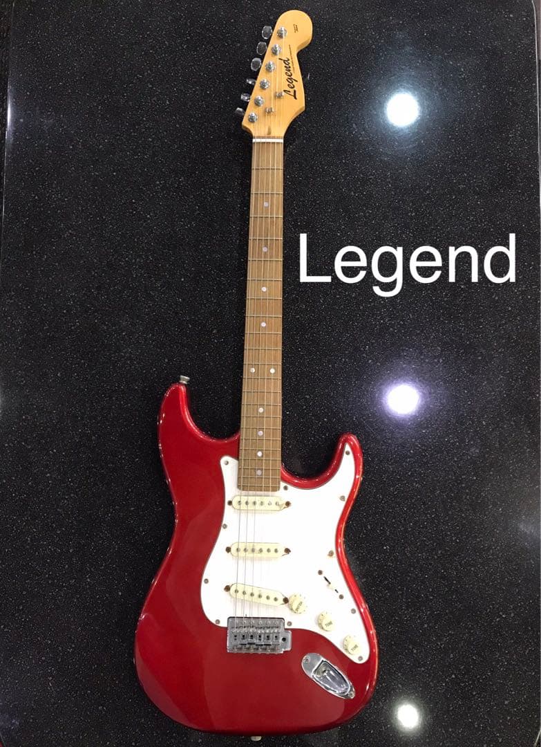 Legend エレキギターレッド　ケース付き