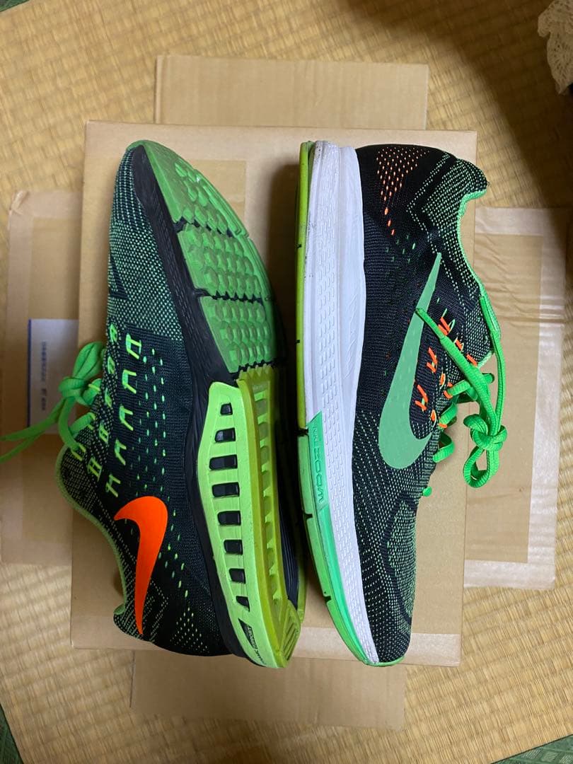 ナイキ　エアズームストラクチャー18 グリーン