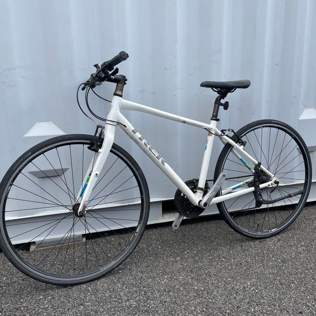 クロスバイク FX7.4 身長165-175cm 定価8.8万円 ホワイト