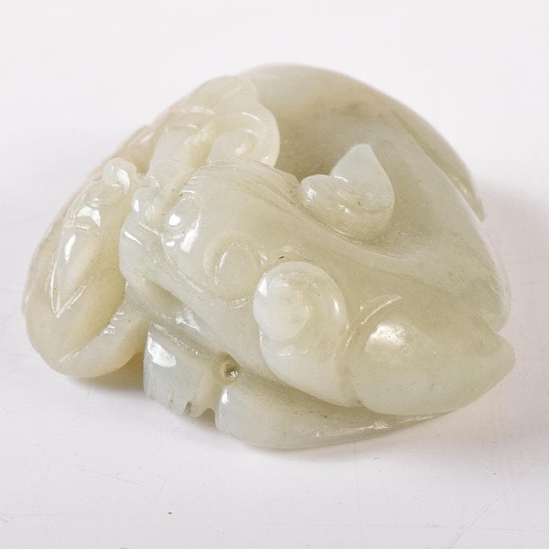 中国　玉石彫刻　神獣　根付　紙鎮　置物　C　8599E