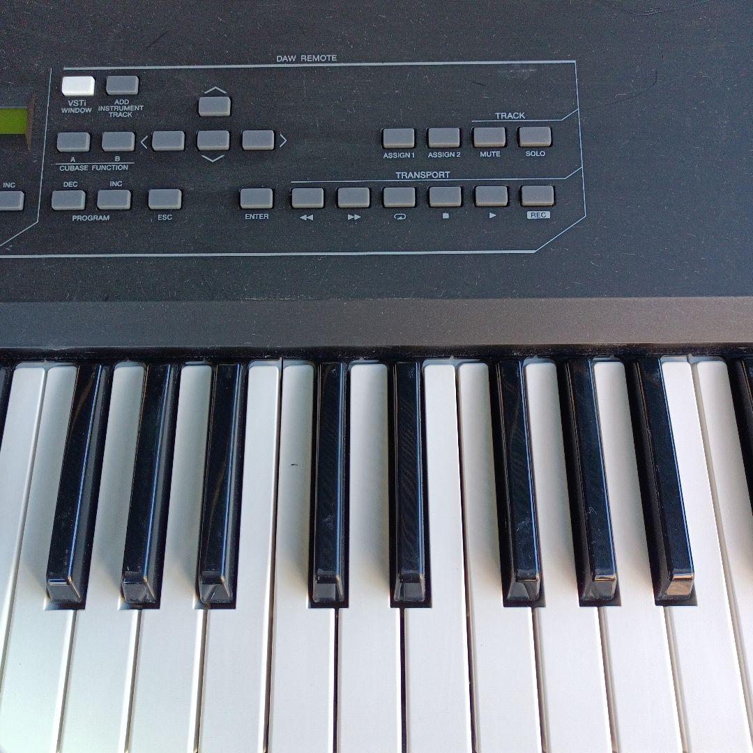 Yamaha KX61 シンセサイザー