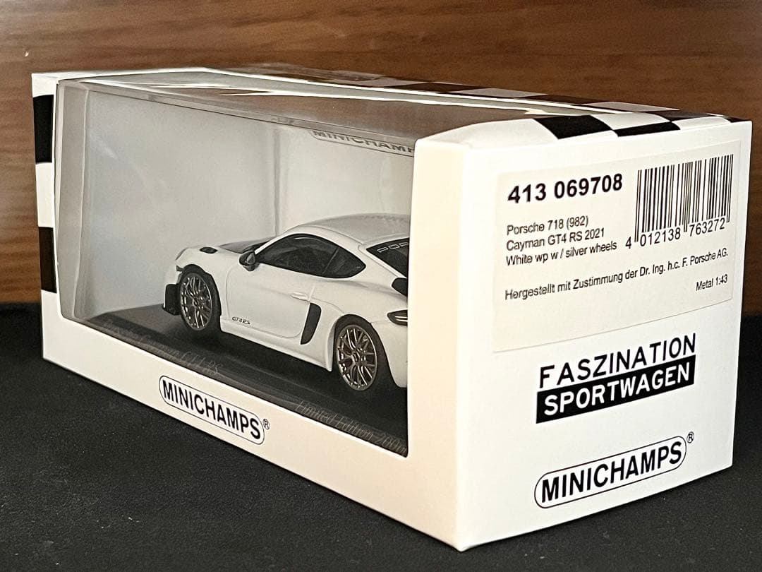 1/43 ミニチャンプス ポルシェ 718 ケイマン GT4 RS ホワイト