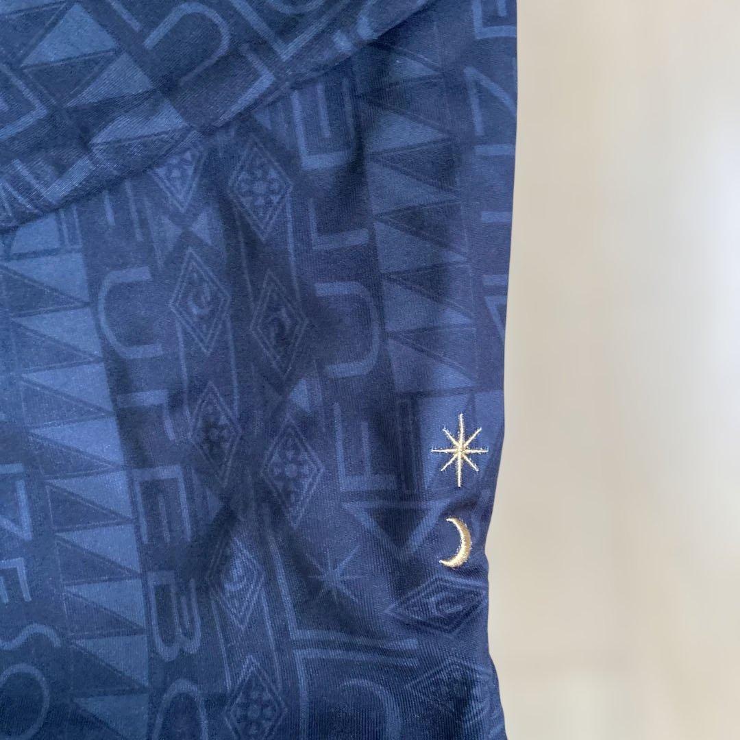 Luz e Sombra FUTEBOLISTA ブラック フーディー L