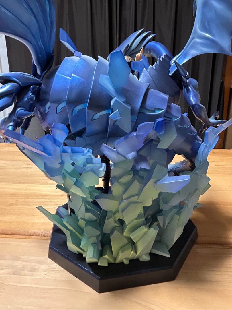 メガハウス　海馬　青眼フィギュア