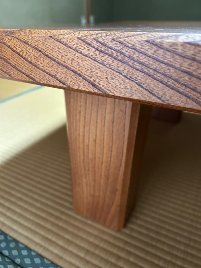 欅材の座卓 (松岡日出雄 作)