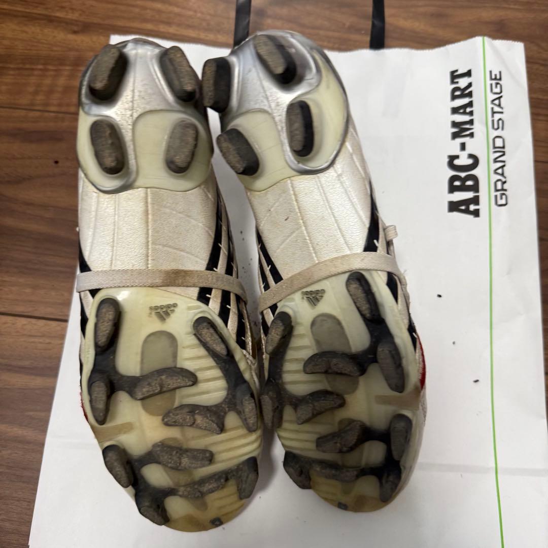 サッカースパイク　アディダス プレデターパワースワーブ