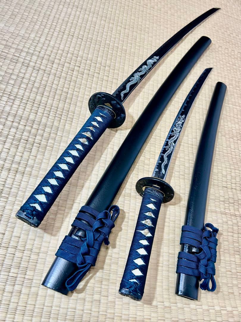 模造刀 太刀 脇差し 2本セット！　※刀身に龍の刻印あり（バラ売り不可）