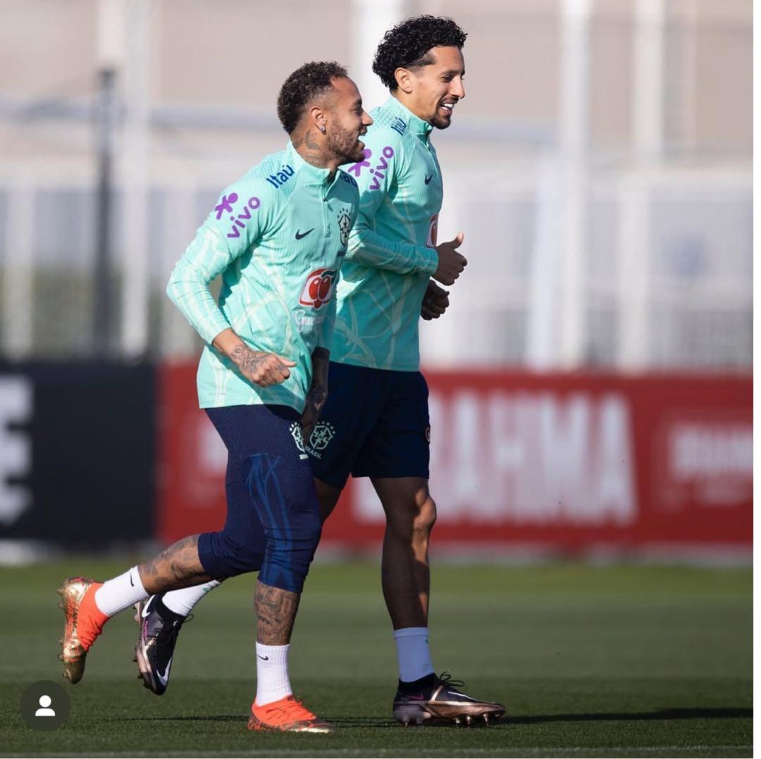 ブラジル代表　ナイキ　トレーニングウェア　上下セット　Lサイズ