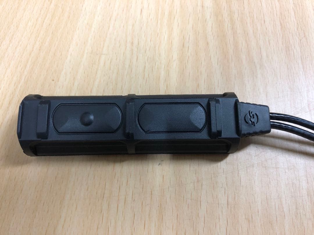 【実物】SureFire DS-SR07-D-IT デュアルリモートスイッチ