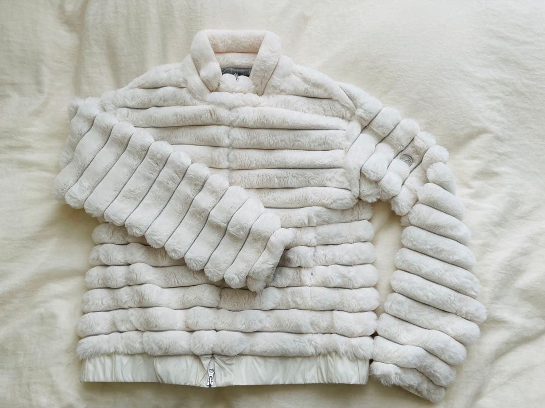 美品！アダバッドadabatのファージャケット防寒