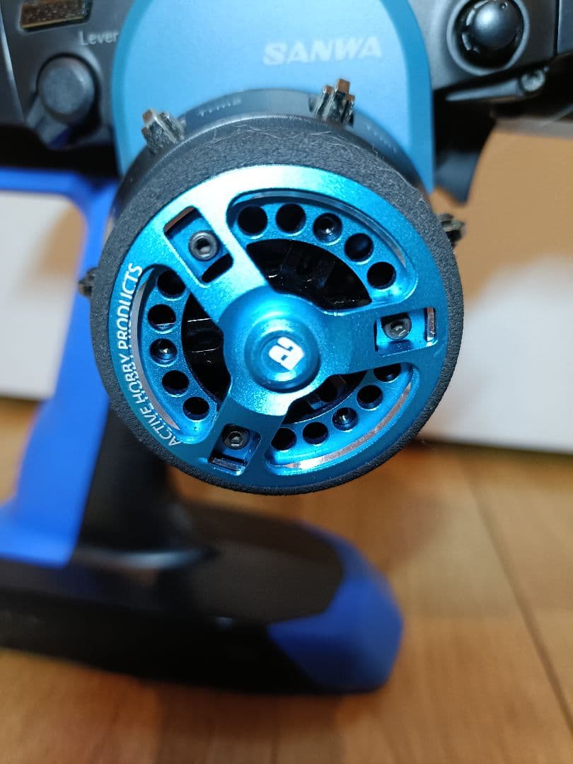 SANWA M12 送信機のみ アクティブホビー製ステアリングホイール付き