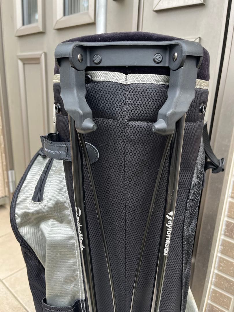テーラーメイド　キャディバッグ　スタンド型　フードカバーあり